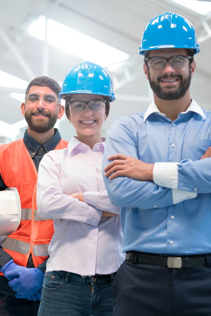Equipo de profesionales con equipo de protección personal